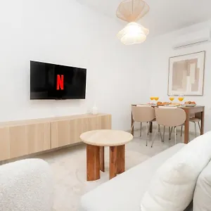  Apartamento Columnas De Hercules - Great Location!